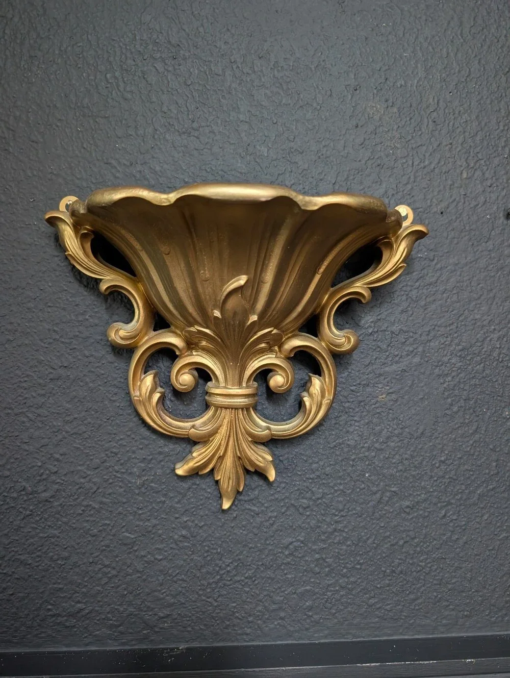 Vintage Gold Syroco Hollywood Regency/MCM Pocket Planter Sconce Wall decor 7.5